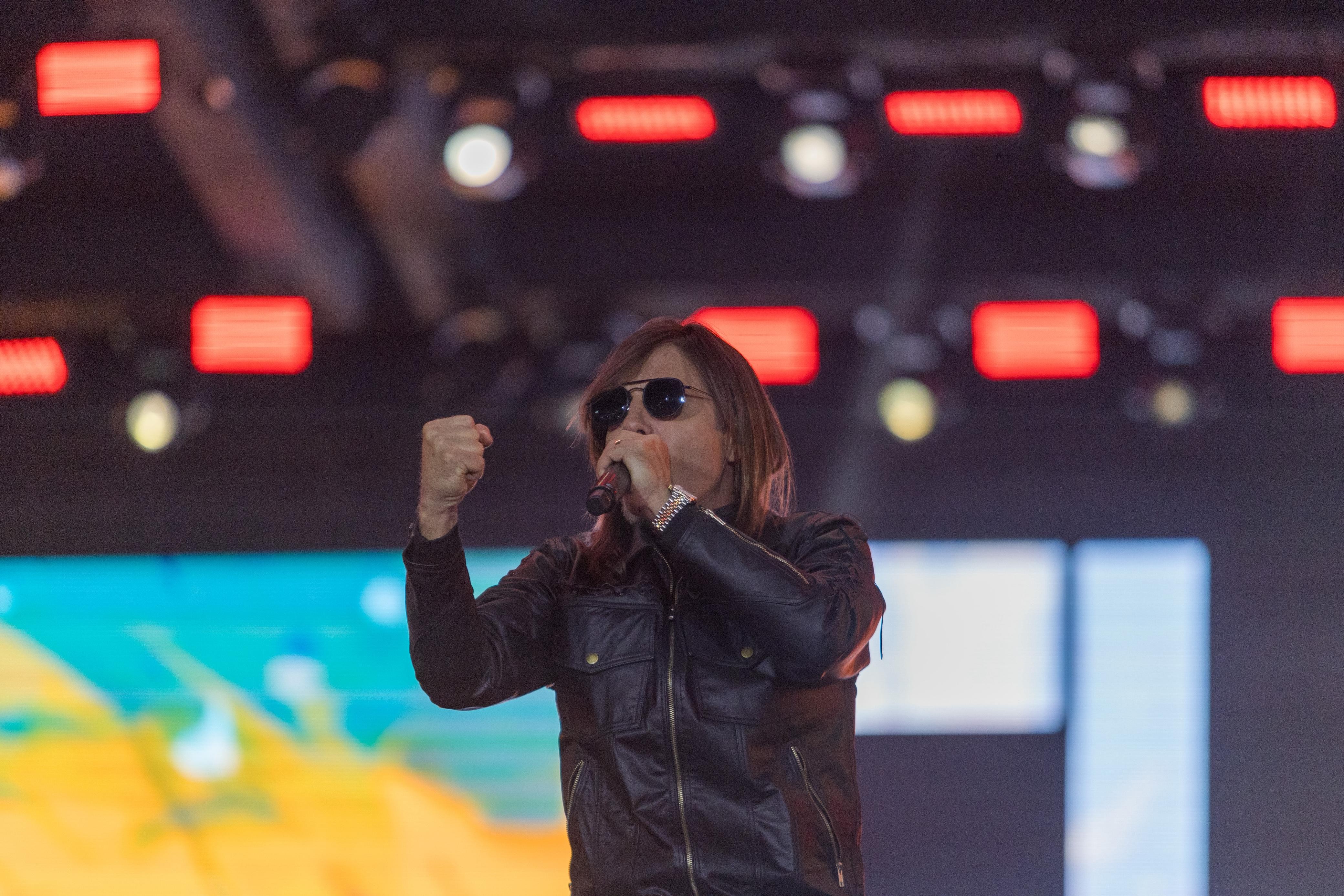 Edson e Hudson misturam sertanejo e rock n roll em show ‘pesado’ | G1