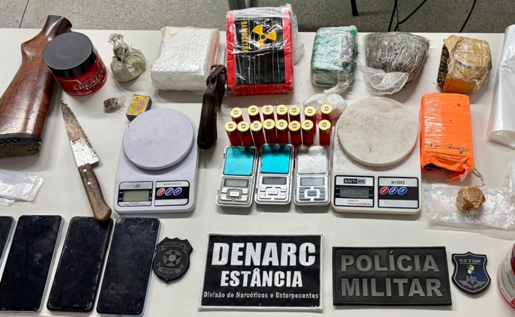 Duas pessoas são presas e drogas são apreendidas durante operação da Polícia Civil em Estância