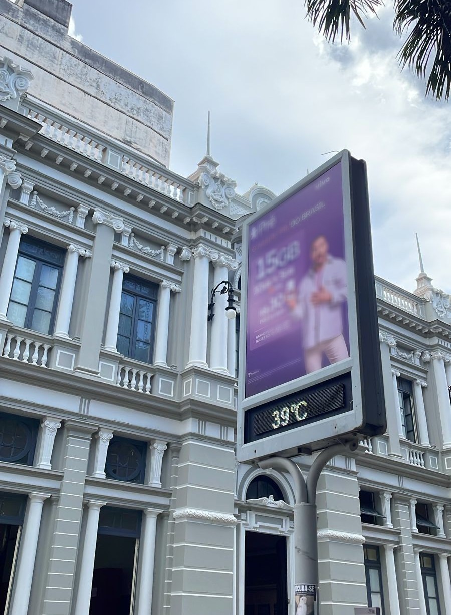 Com dia mais quente do ano, termômetro de rua chega a quase 40ºC no Centro de Juiz de Fora