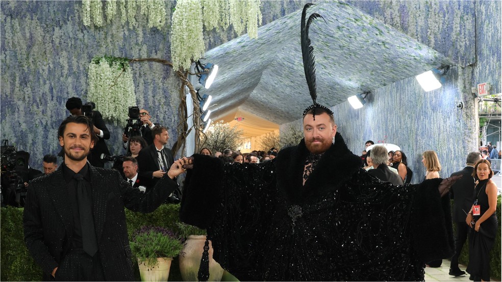 O cantor Sam Smith (à dir.) — Foto: Reuters