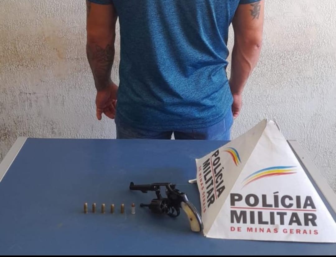 Homem ameaça ex-amante com foto de arma e é preso em MG