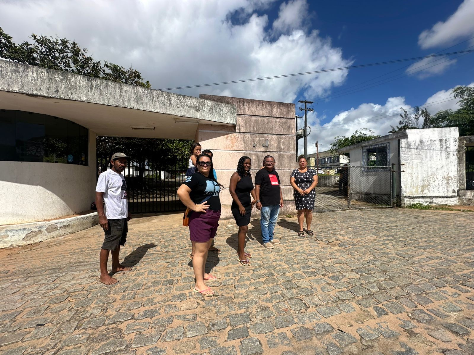Fechada para reforma desde 2023, escola municipal funciona em centro espírita em Natal