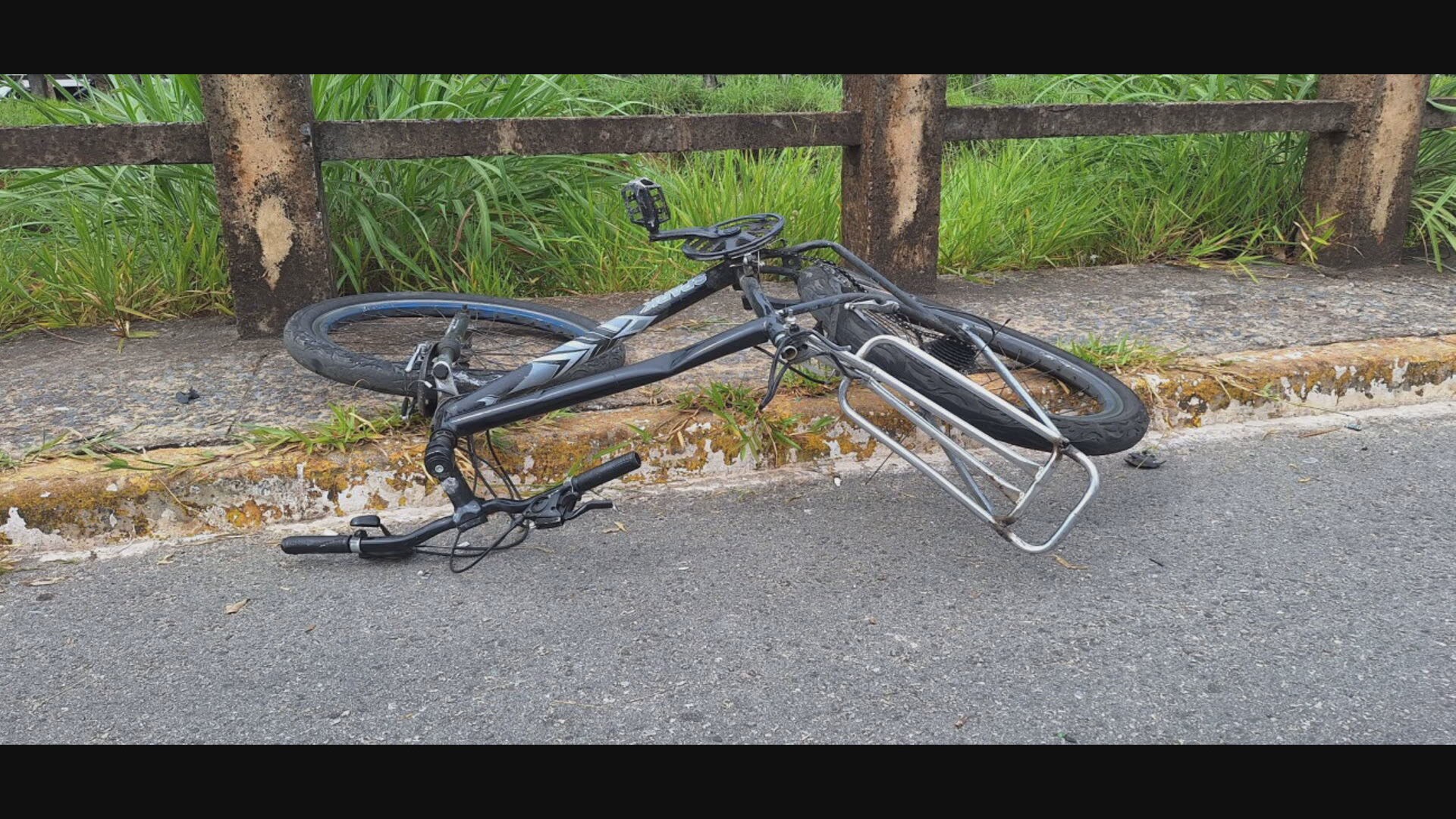 Ciclista morre atropelado em Contagem; VÍDEO