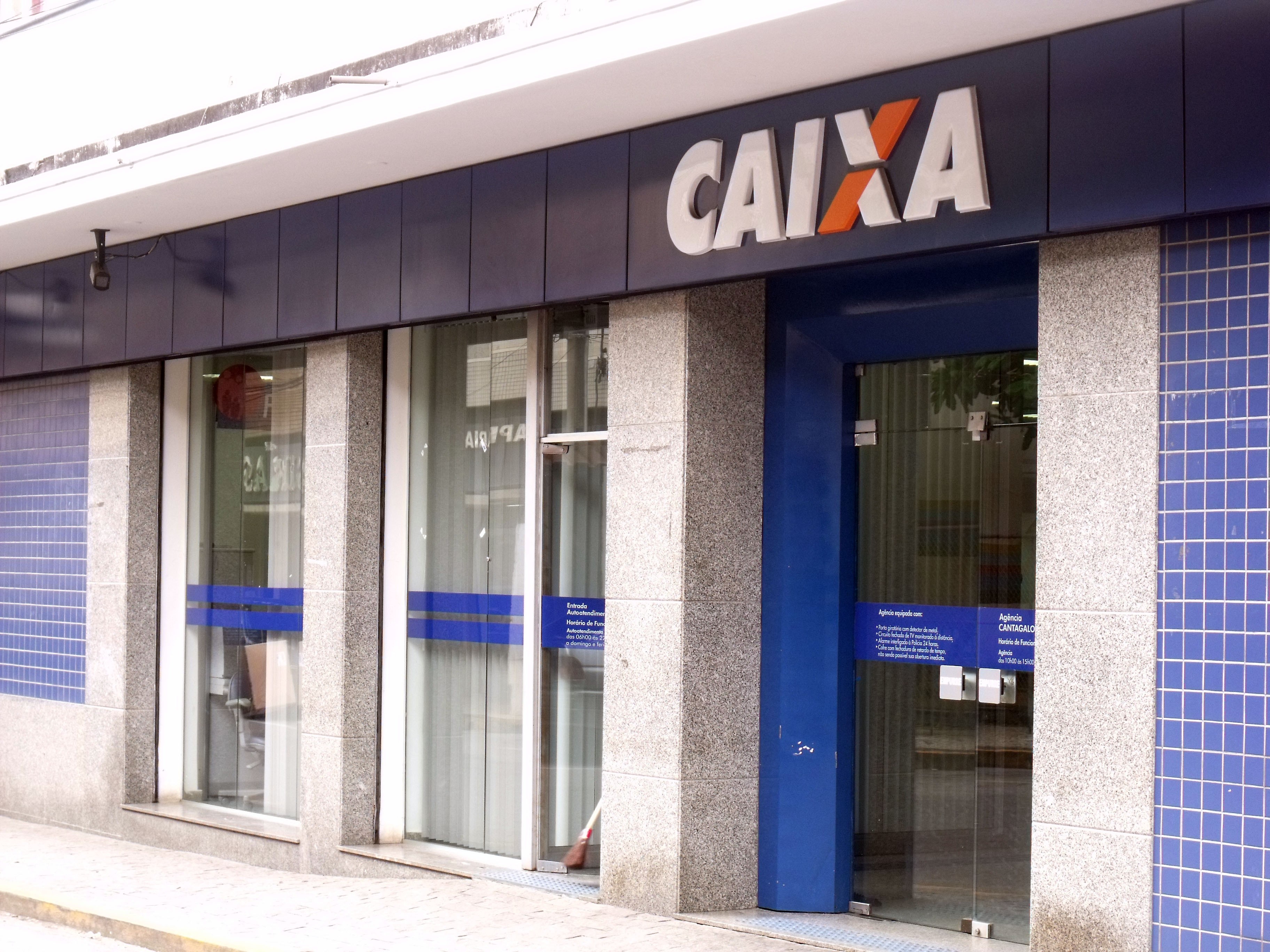 PF prende em flagrante funcionário da caiapa econômica por fraudar cadastros de clientes; prejuízo chega em r $ 1 milhão