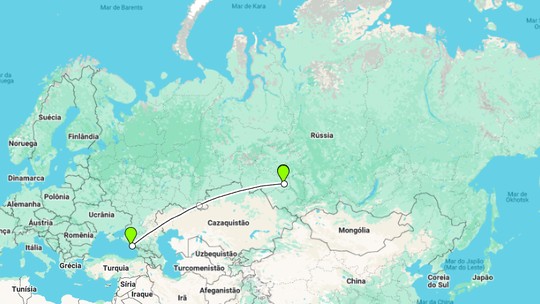 Um dia após acidente aéreo fatal, avião comercial perde pressão e tem que retornar à origem na Rússia