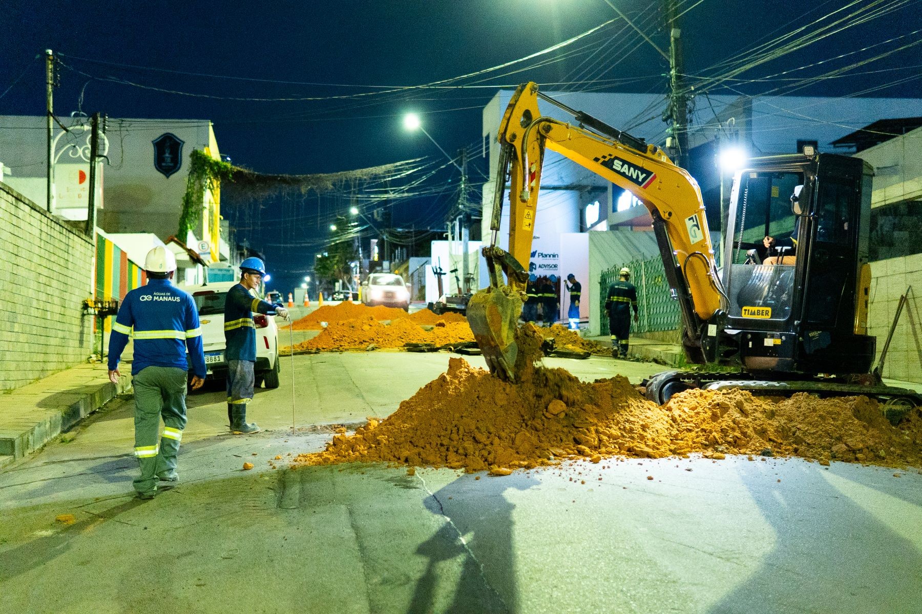 Obras de esgoto avançam em Manaus em cinco zonas da cidade