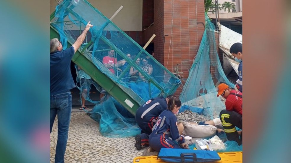 Andaime desaba e fere dois trabalhadores em prédio em Fortaleza — Foto: Arquivo pessoal