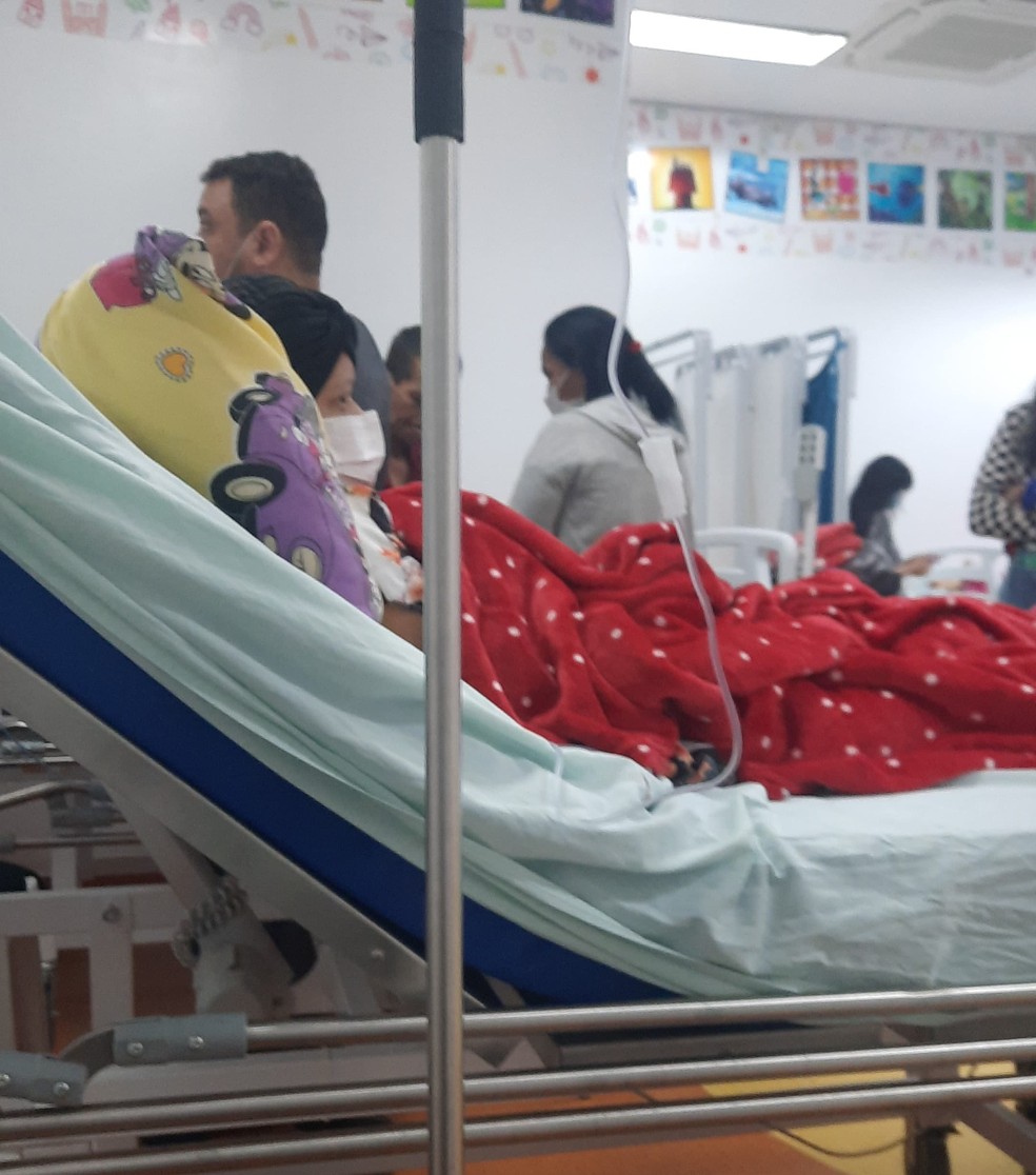 Neste domingo (16), adolescente precisou ser internada novamente — Foto: Arquivo pessoal