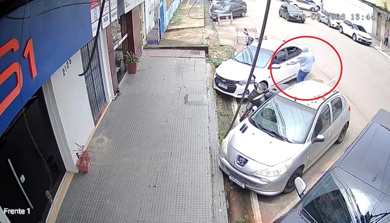VÍDEO: Ex-dono 'furta' carro que vendeu após atraso no pagamento em Porto Velho