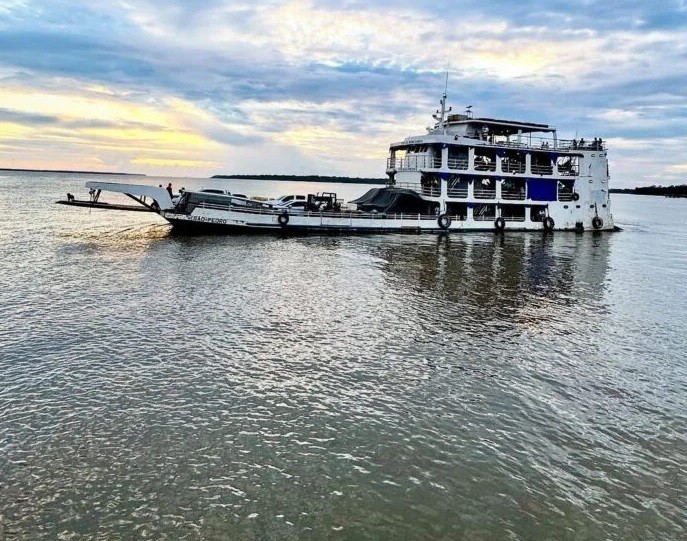 Balsa que seguia do Amapá para o Pará é atacada por 'piratas'; duas pessoas ficam feridas