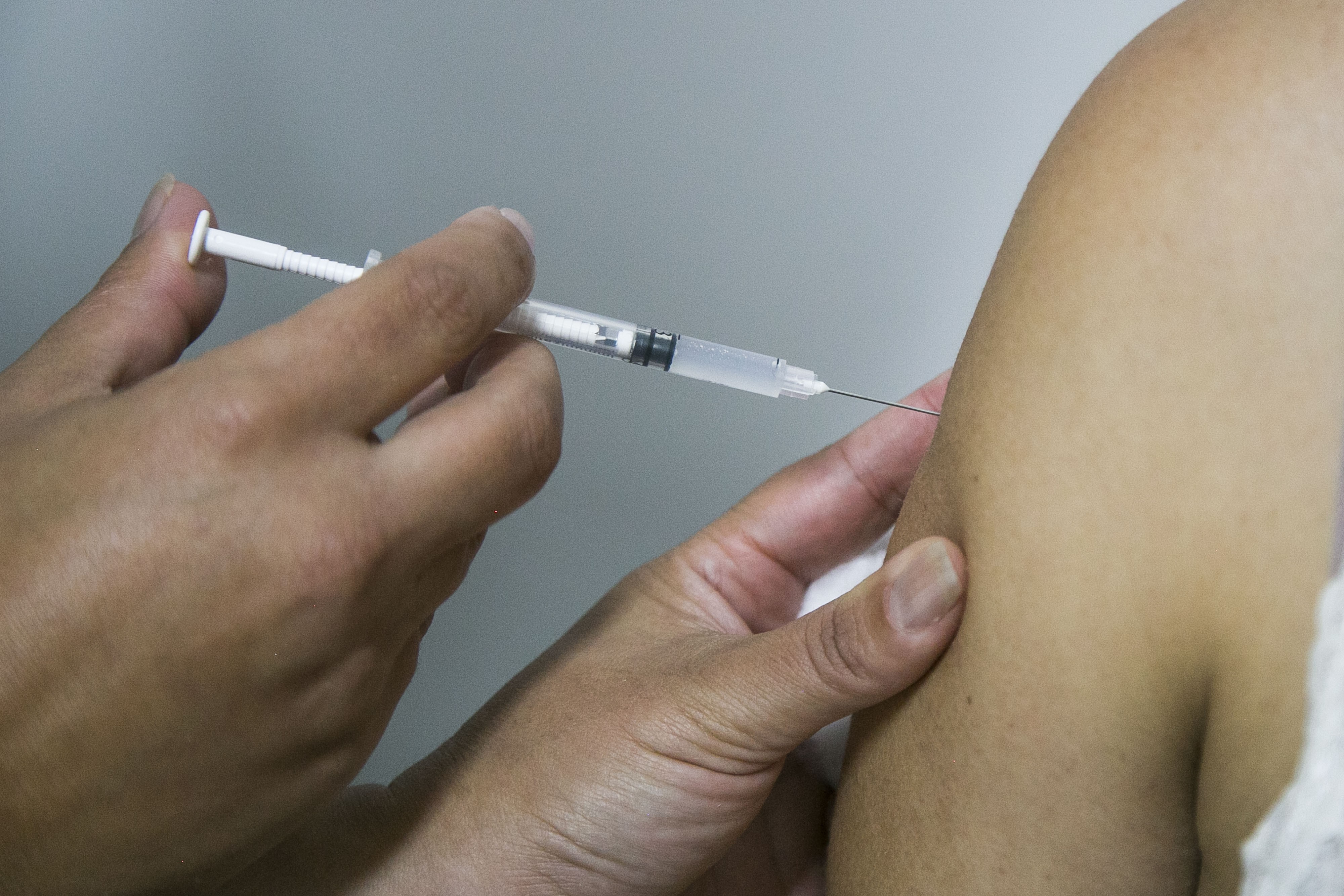 Gripe, tétano e hepatite A: especialistas recomendam vacinas para quem está no RS
