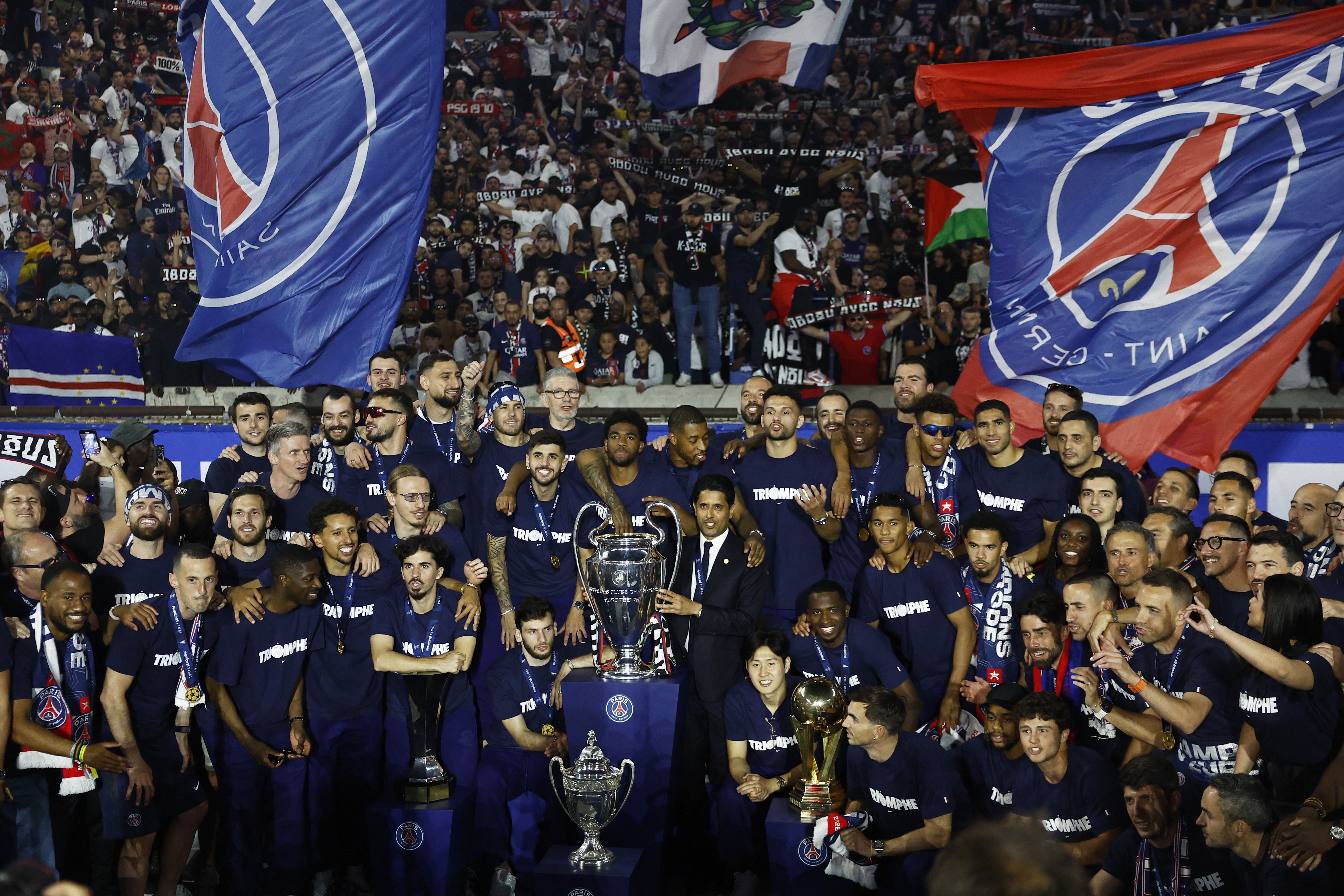 TikTokers passam 27 horas em banheiro de estádio para assistir à final da Liga dos Campeões de graça