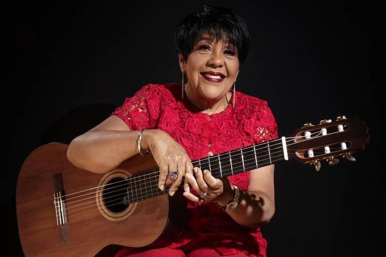 Dona do ritmo, Rosa Passos faz jus ao troféu ‘Tradições’ que ganhará da União Brasileira de Compositores em junho