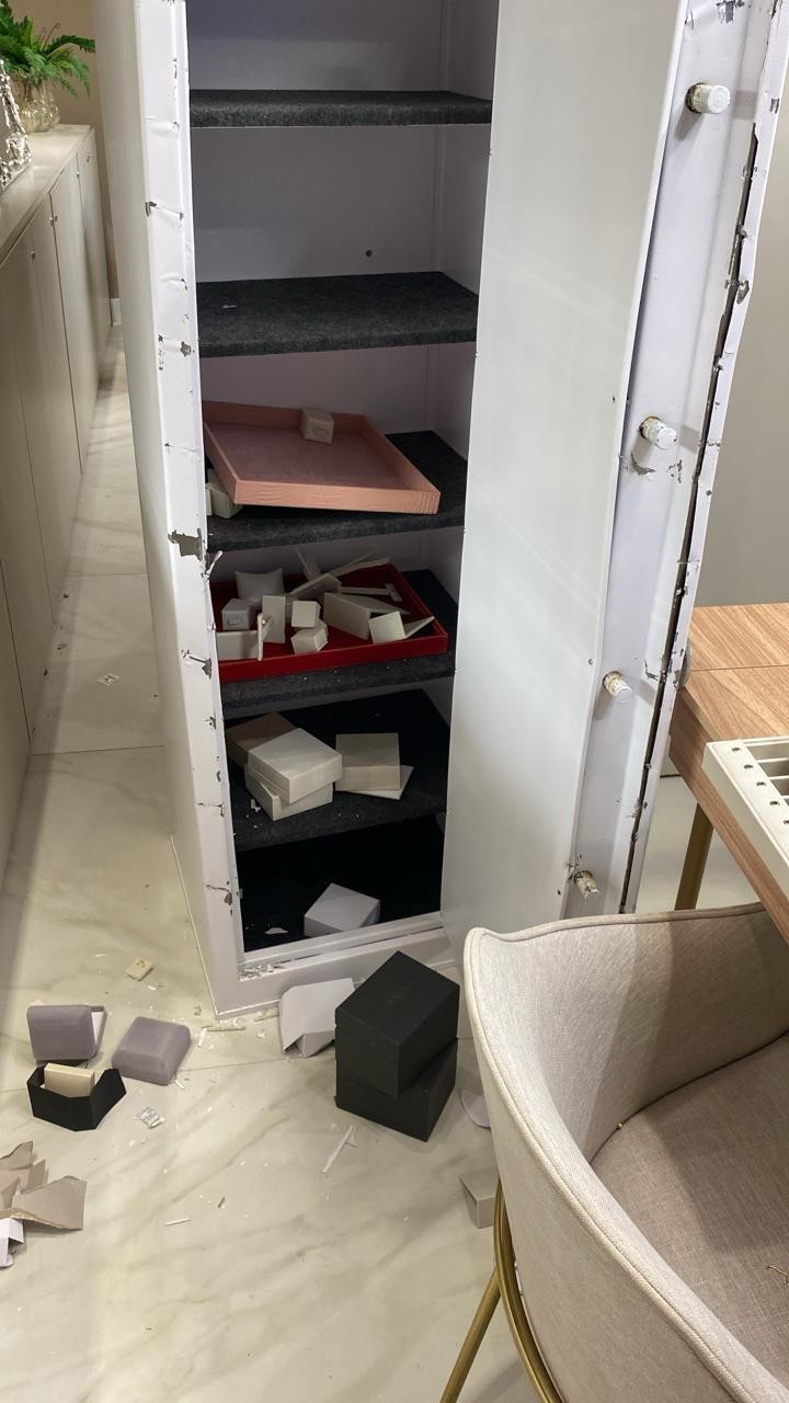 Quadrilha especializada furtou R$ 1 milhão de joalheria em shopping