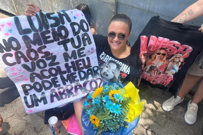 VÍDEO: Repórter acompanha fã até o palco; jovem chegou quase 12 horas antes para ver show de Luísa Sonza