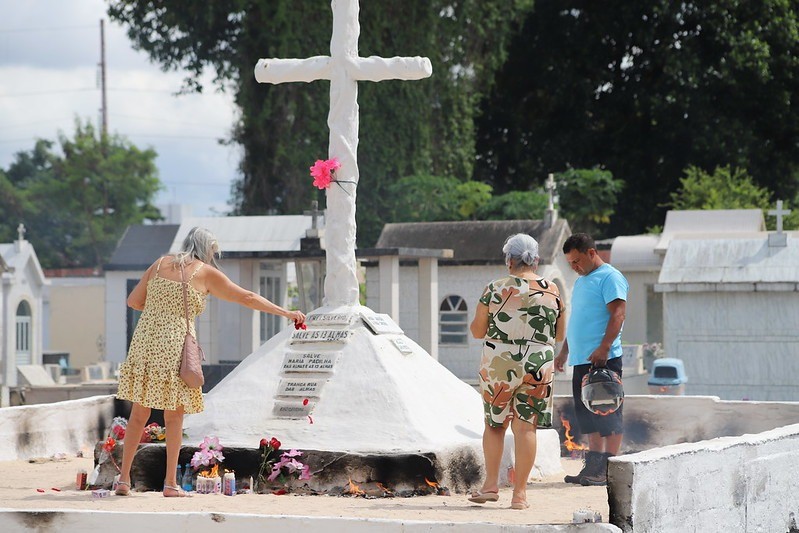 Cemitérios de Manaus recebem 200 mil visitantes no Dia das Mães, diz Semulsp