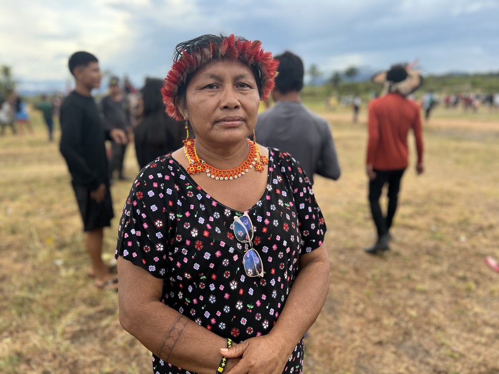 Naisa de Sousa, coordenadora das mulheres na Região Surumu, Raposa Serra do Sol, durante manifestação em Roraima — Foto: Caíque Rodrigues/g1 RR