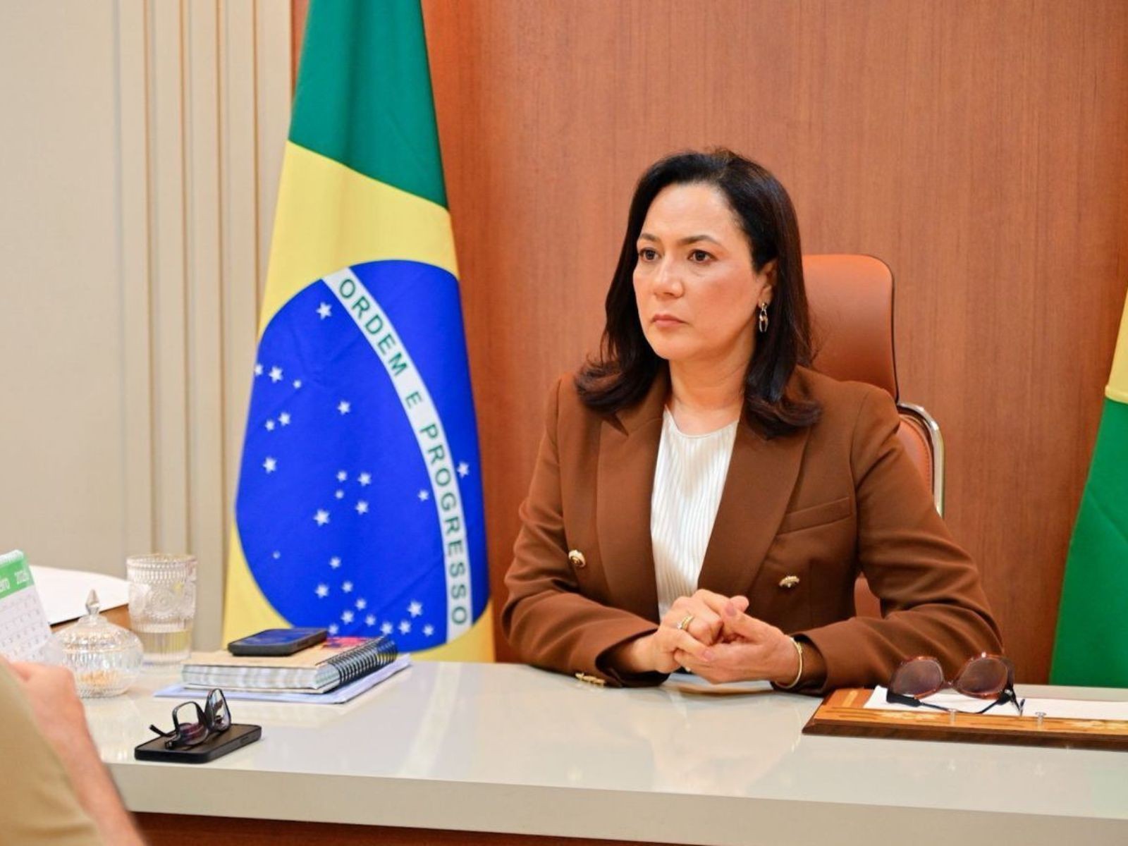 Quem é Mailza Assis, primeira governadora eleita por voto direto na história do Acre