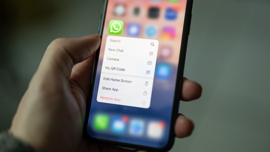 Pais podem controlar a conta de adolescentes no WhatsApp; veja como ativar