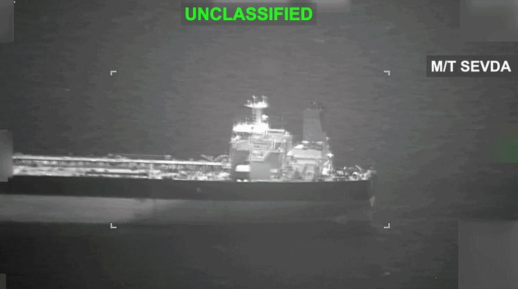 EUA atacam mais 2 petroleiros iranianos; Irã diz que responderá a bloqueio naval com ação militar