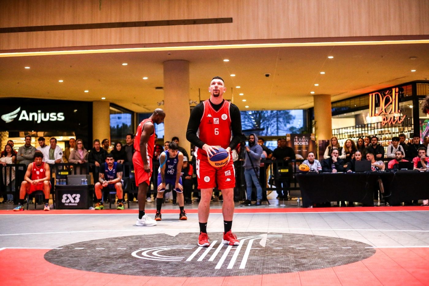 250 atletas disputam competição de basquete 3x3 no Jockey Plaza