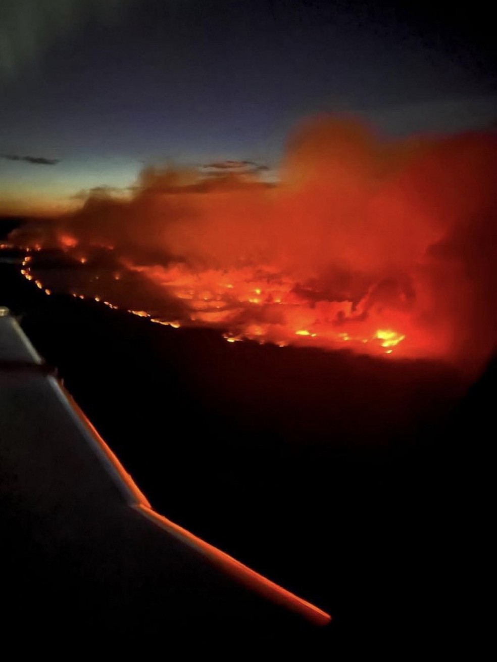 Incêndio ameaça cidade de Fort Nelson, no Canadá — Foto: Andrei Axenov / BC Emergency Health Services / AFP