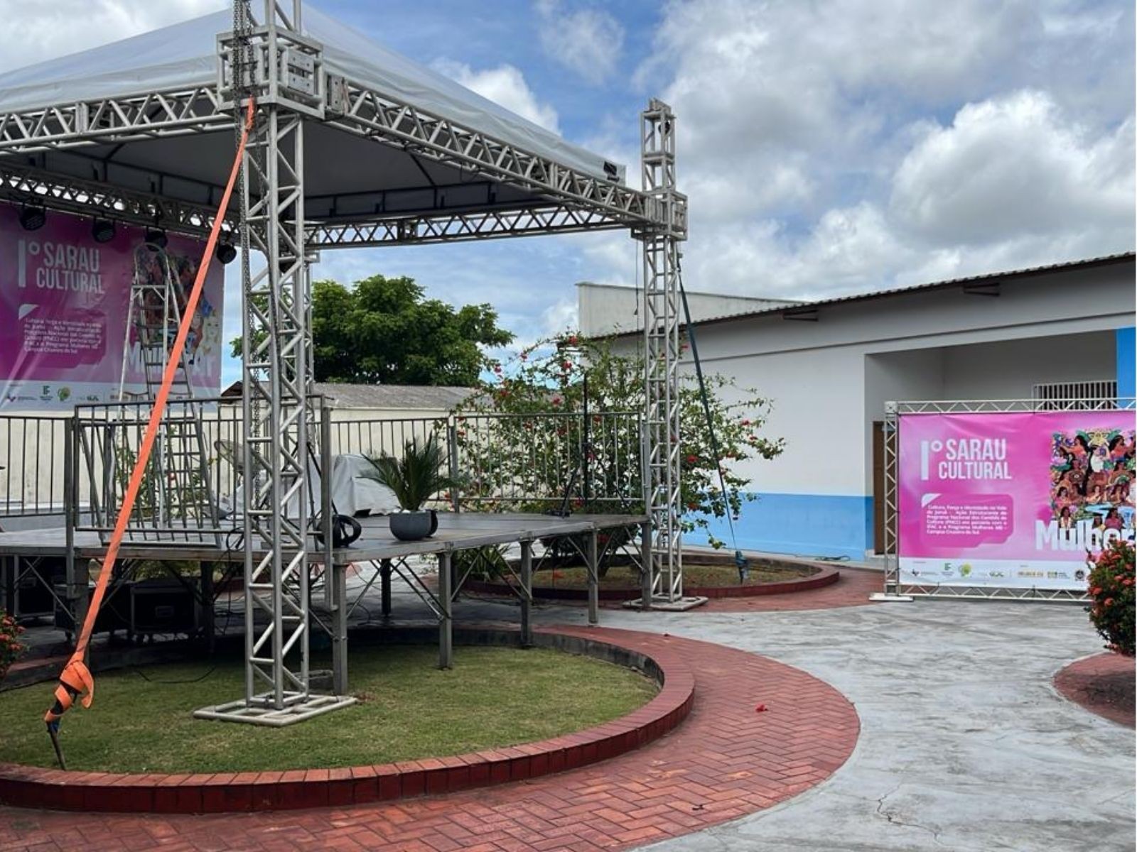 Sarau cultural debate valorização das mulheres e combate à violência de gênero em Cruzeiro do Sul