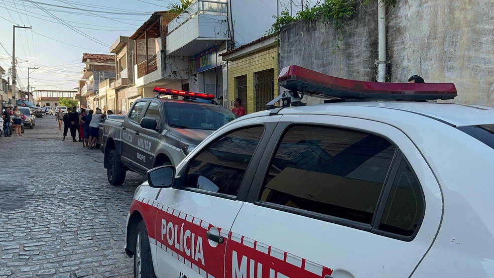Mulher grávida é morta a facadas pelo esposo no Agreste da Paraíba. — Foto: Pedro Júnior/TV Cabo Branco.