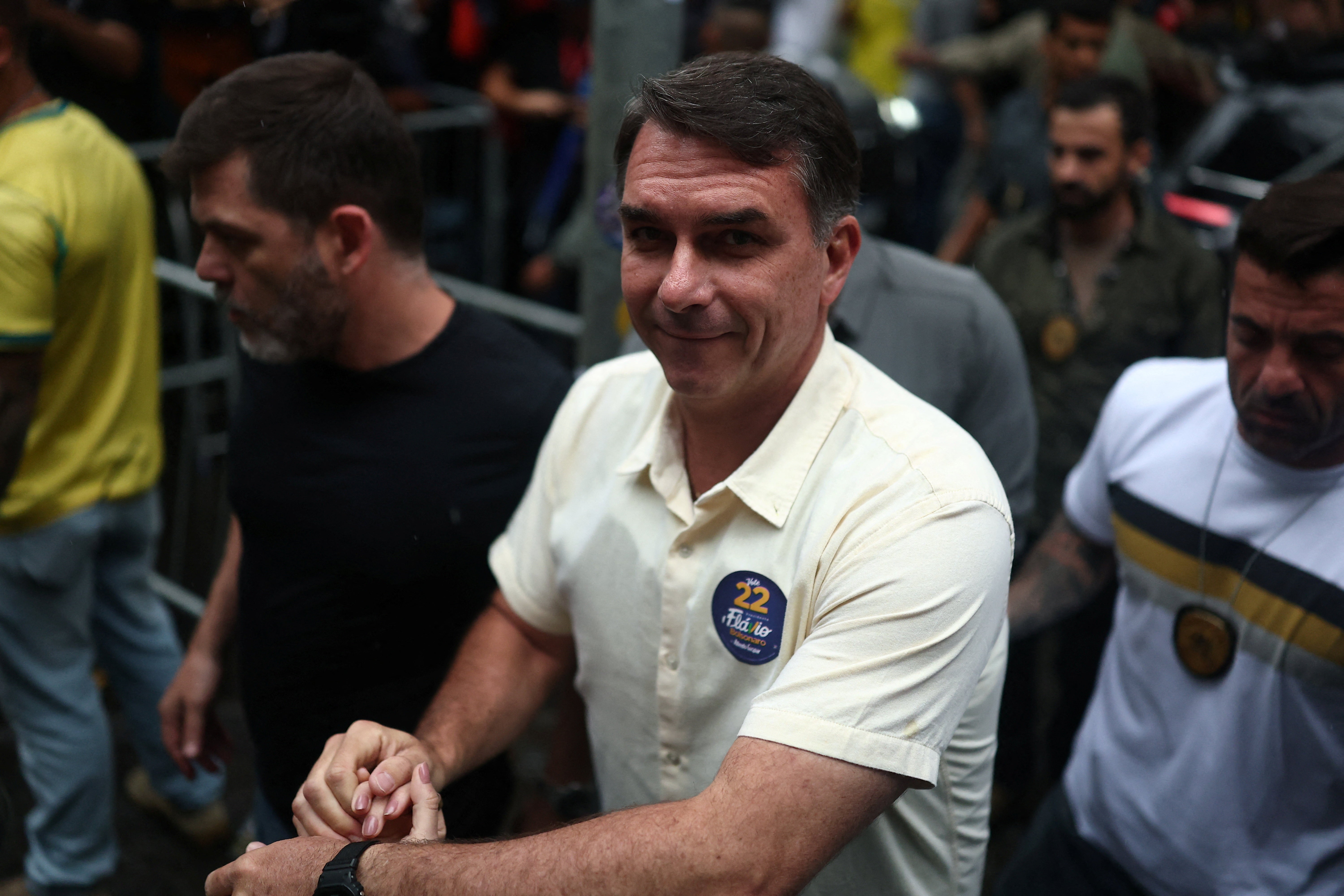 Flávio Bolsonaro supera Lula em 17 das 20 cidades do Vale do Ribeira; veja o resultado