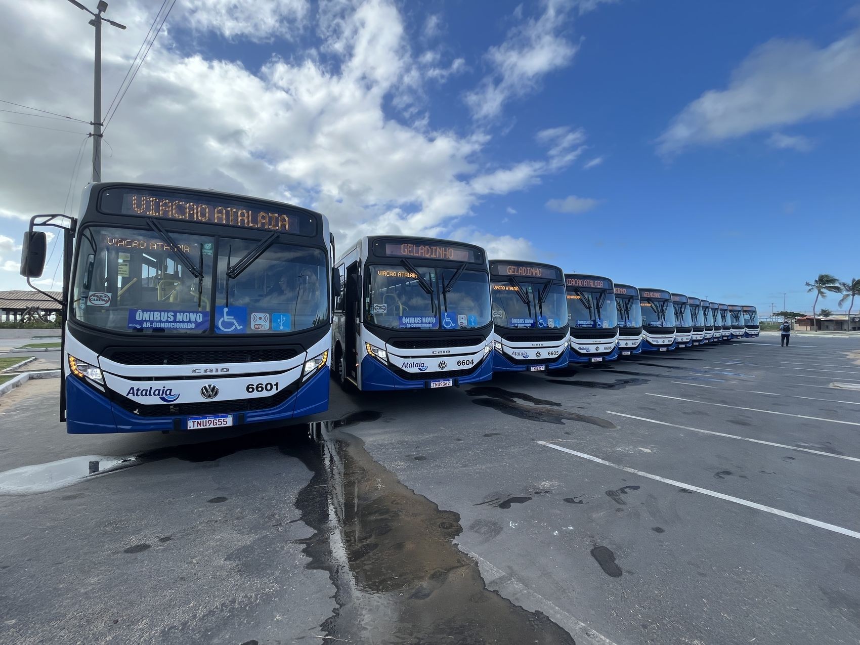 Dezenove novos ônibus 0 km são entregues em Aracaju e começam a  rodar a partir desta segunda-feira, diz prefeitura