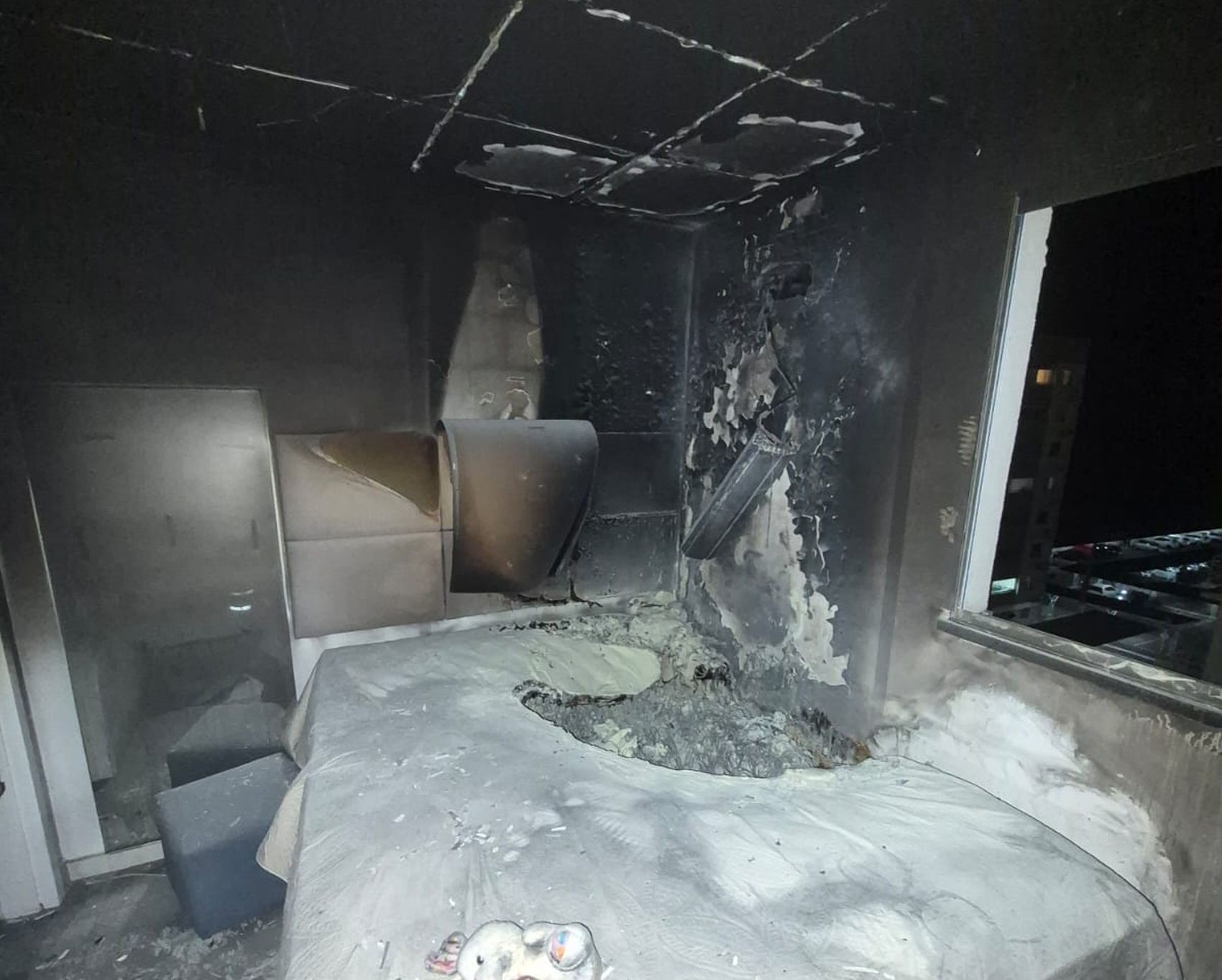 Incêndio atinge apartamento na Barra dos Coqueiros