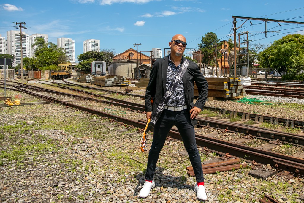 Clemente, da Plebe Rude e Inocentes, recebe alta 22 dias após cirurgia de emergência em MS