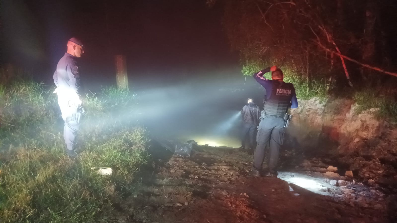 Corpo em decomposição é encontrado na rodovia Mogi-Salesópolis