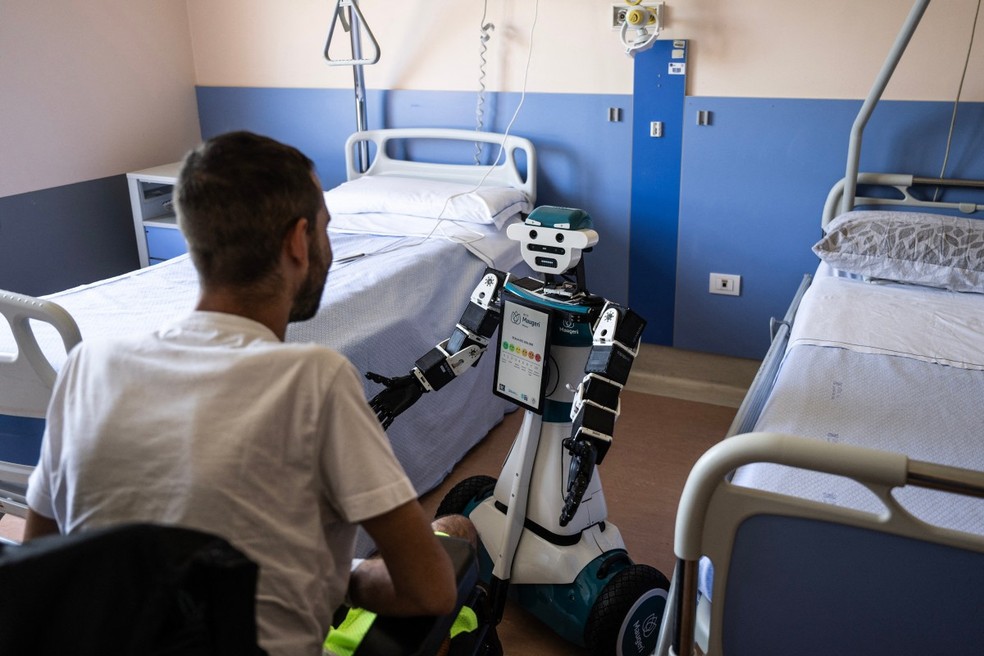 O rob&ocirc; humanoide Alter-Ego, projetado pelo Instituto Italiano de Tecnologia &mdash; Foto: MARCO BERTORELLO / AFP