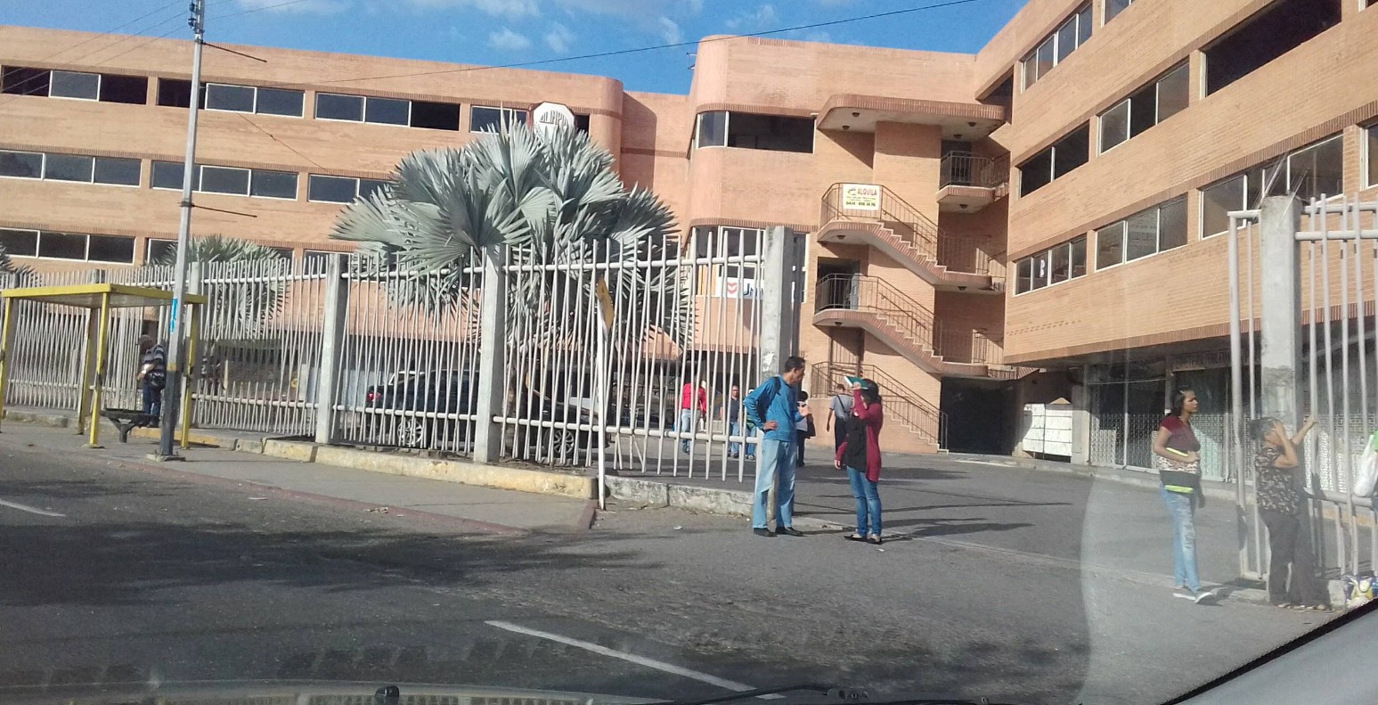 ANTES e DEPOIS: fotos mostram edifícios completamente destruídos após terremoto na Venezuela