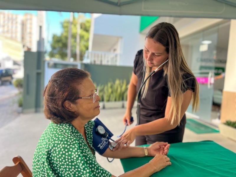 Hipertensão atinge 30% dos adultos e exige atenção, alerta cardiologista