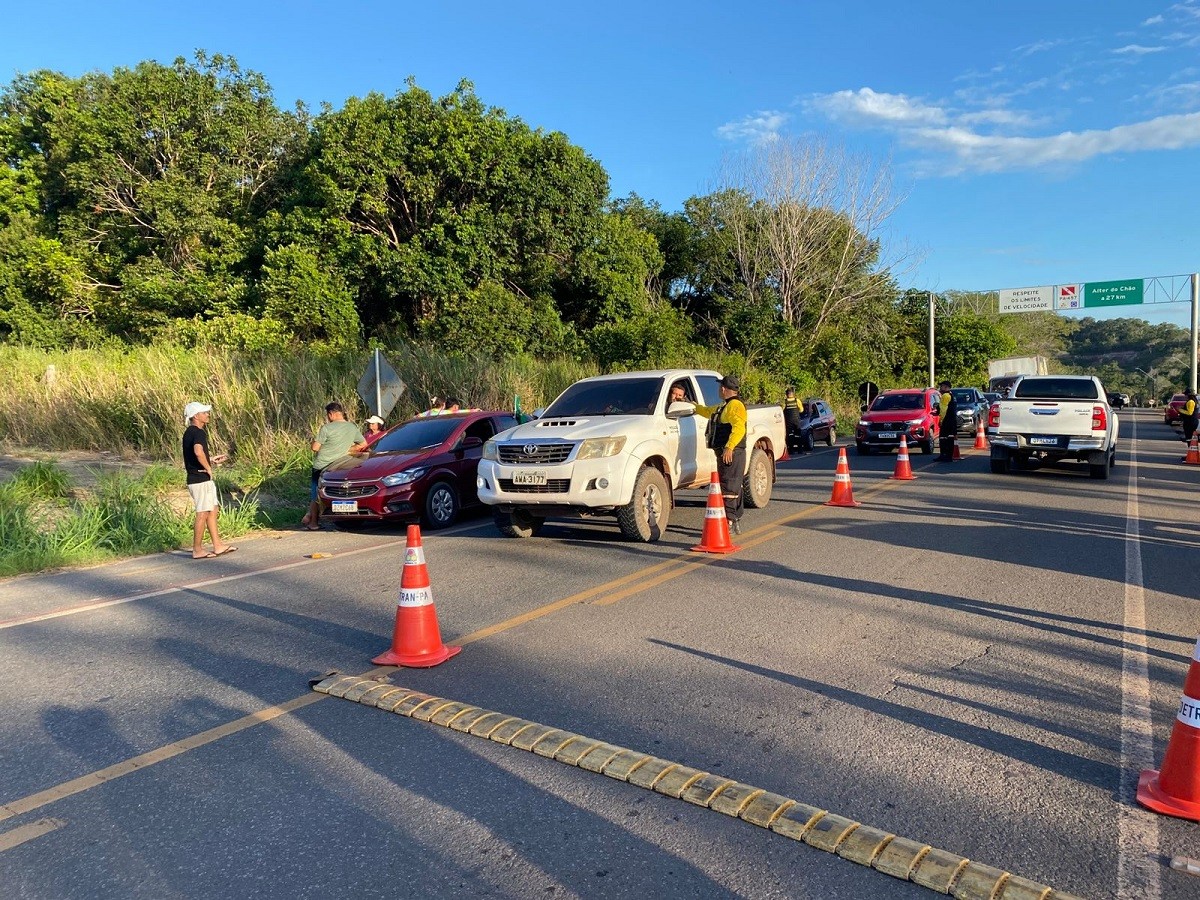 14 motoristas são autuados por embriaguez ao volante na PA-457, em Santarém, no Pará