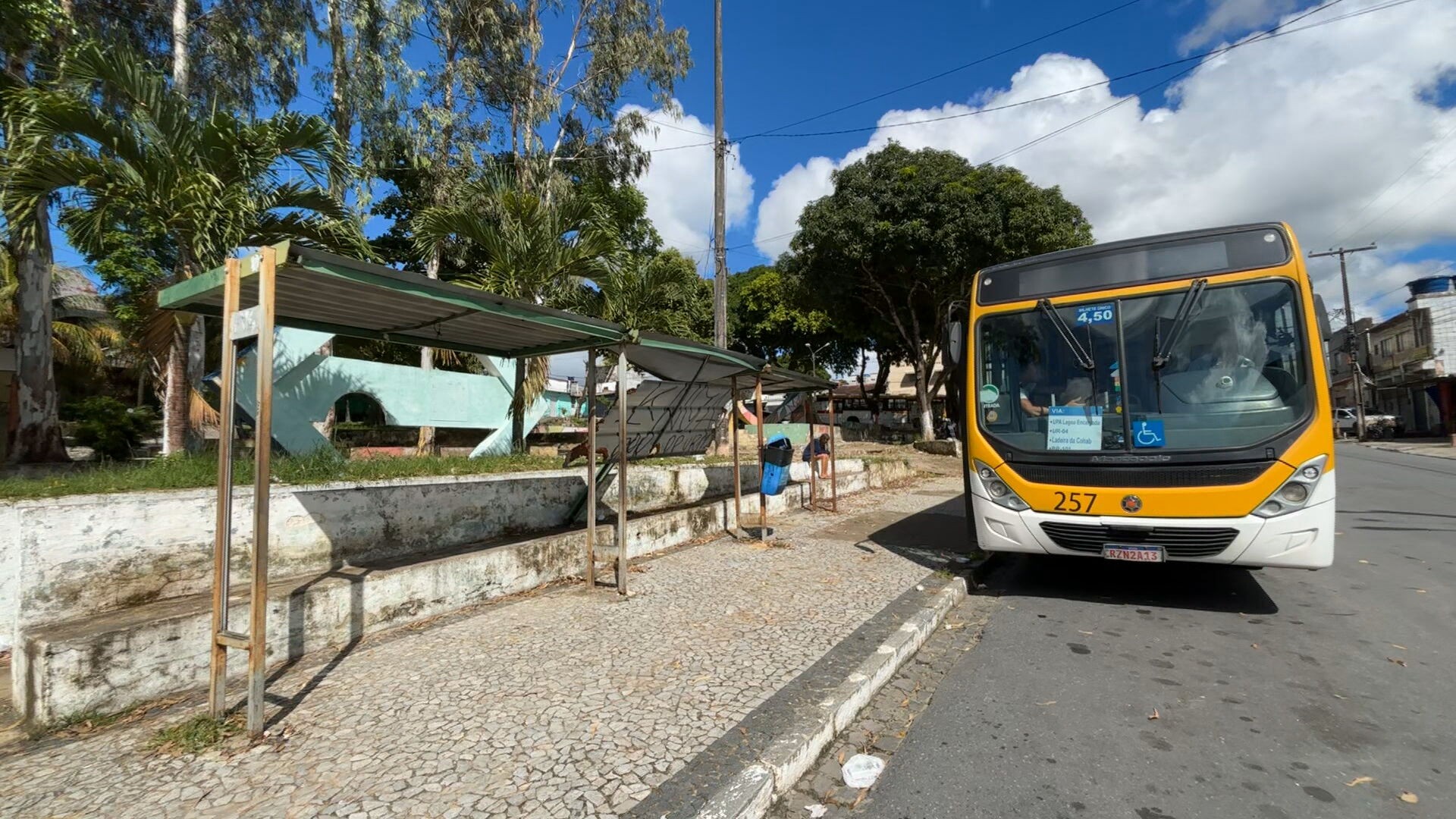 Com mais 3,4 mil pontos repassados, Grande Recife tem todas as paradas de ônibus concedidas à iniciativa privada; entenda projeto