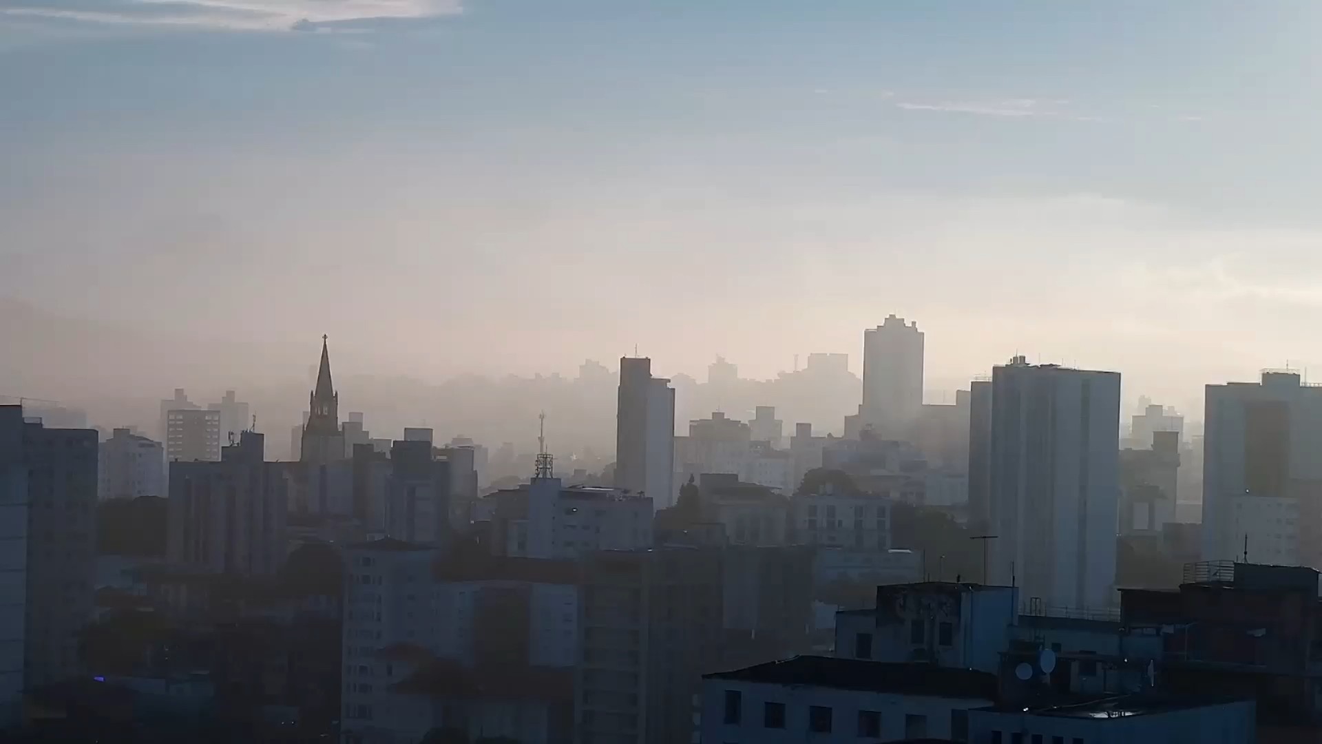 BH registra setembro mais chuvoso da série histórica desde 1961; volume já supera quatro vezes a média do mês