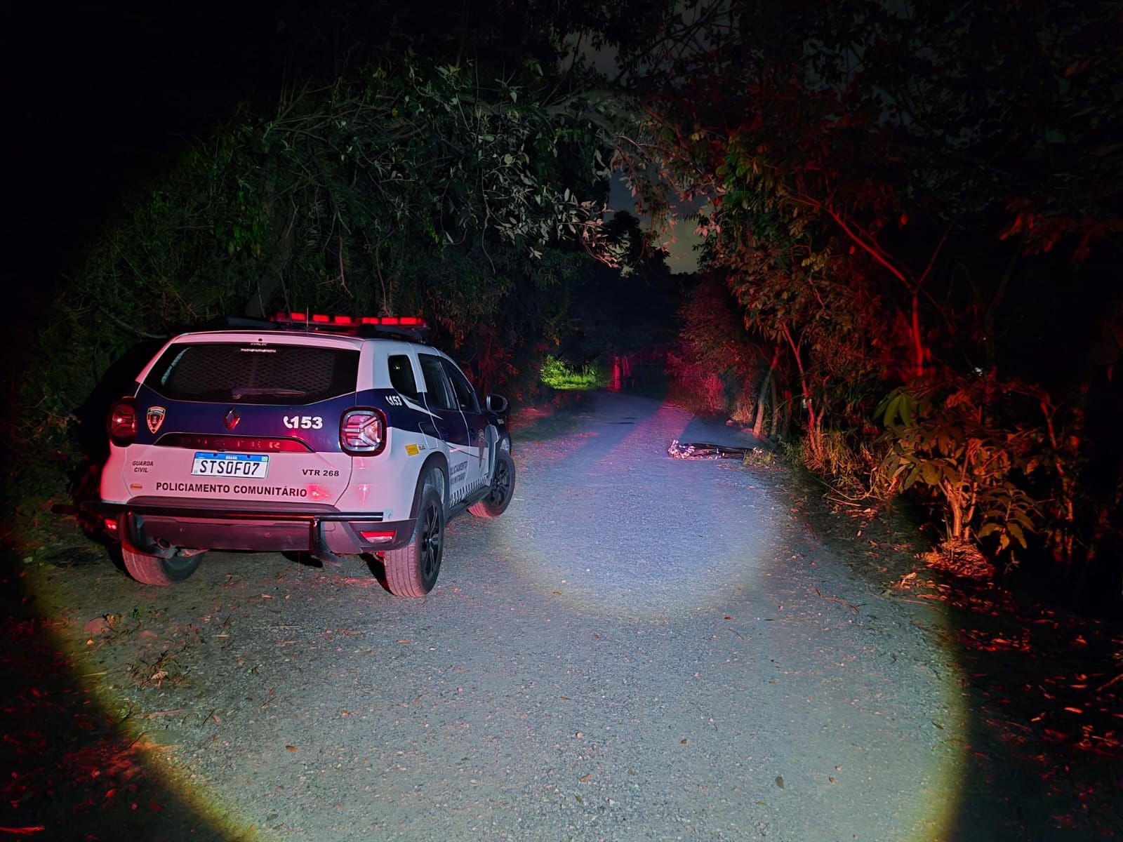 Homem de 45 anos morre após se afogar em lago de Salto de Pirapora