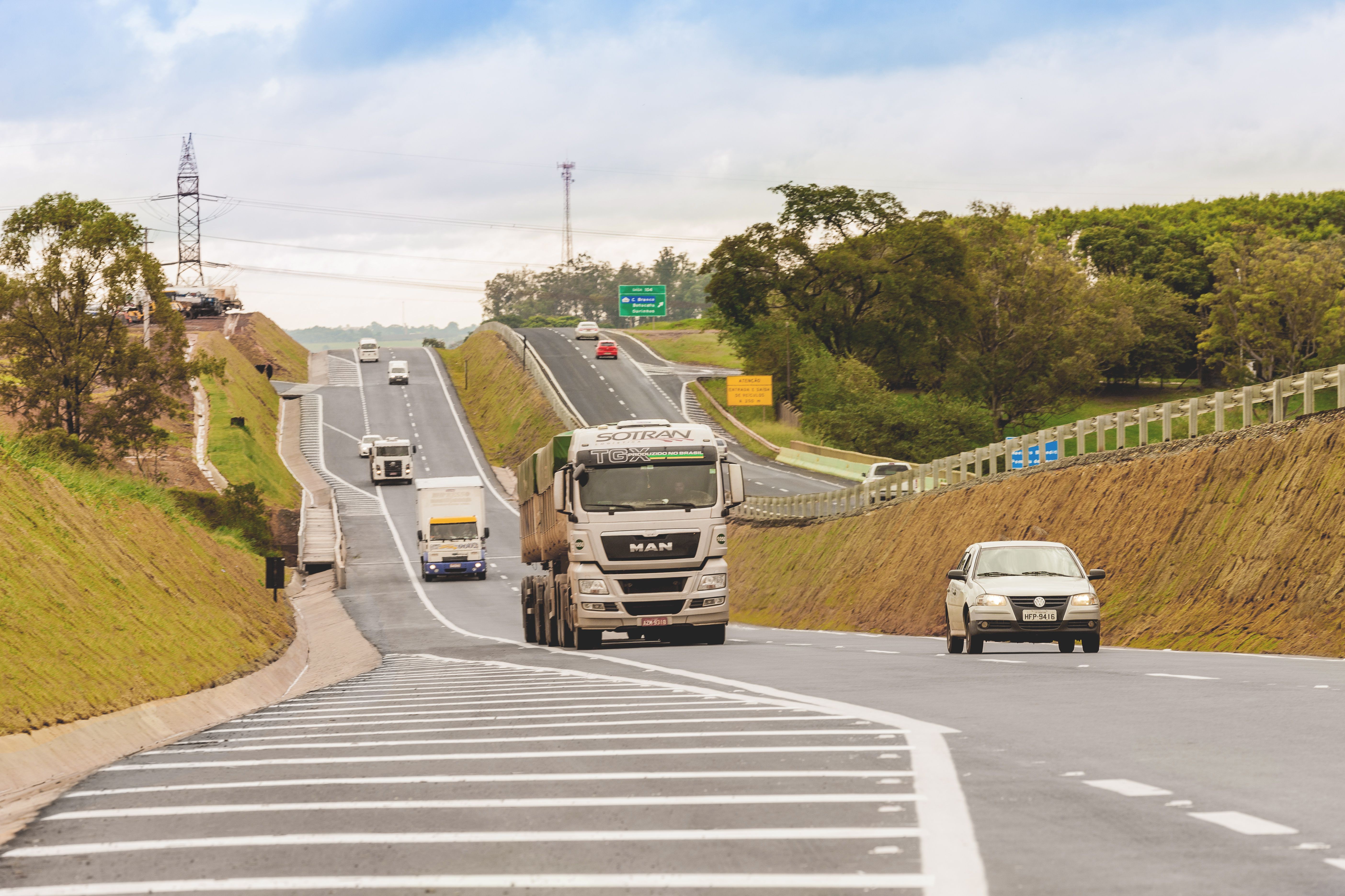 Páscoa: fluxo de viagens aumenta nas rodovias de Goiás; confira dicas de segurança