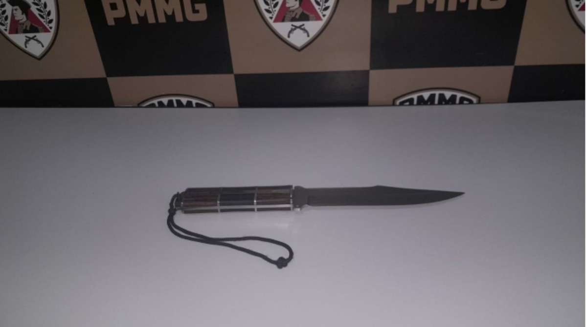 Homem é morto com golpes de faca após desentendimento no Centro de Corinto 