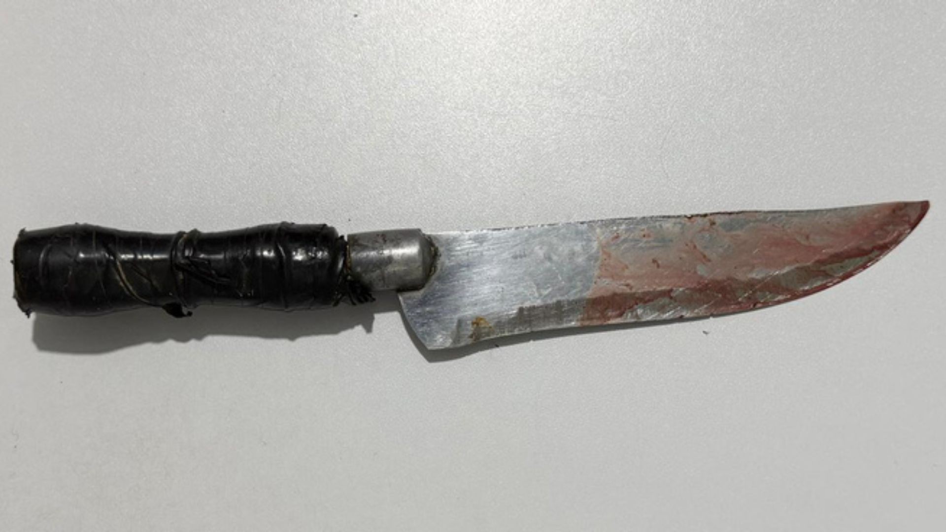 Morador de rua morre esfaqueado após discussão banal em lanchonete no Bairro Laranjeiras, em Uberlândia