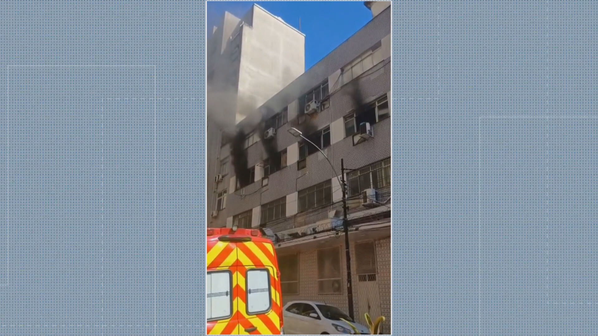 Duas pessoas ficam feridas em incêndio em escola de teatro na Glória