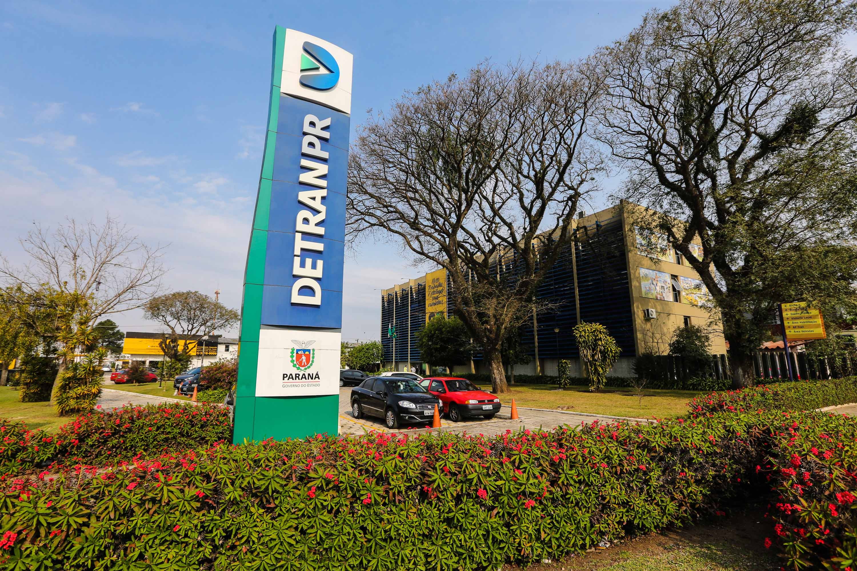 Detran-PR Lança Concurso com 100 Vagas Após 20 Anos