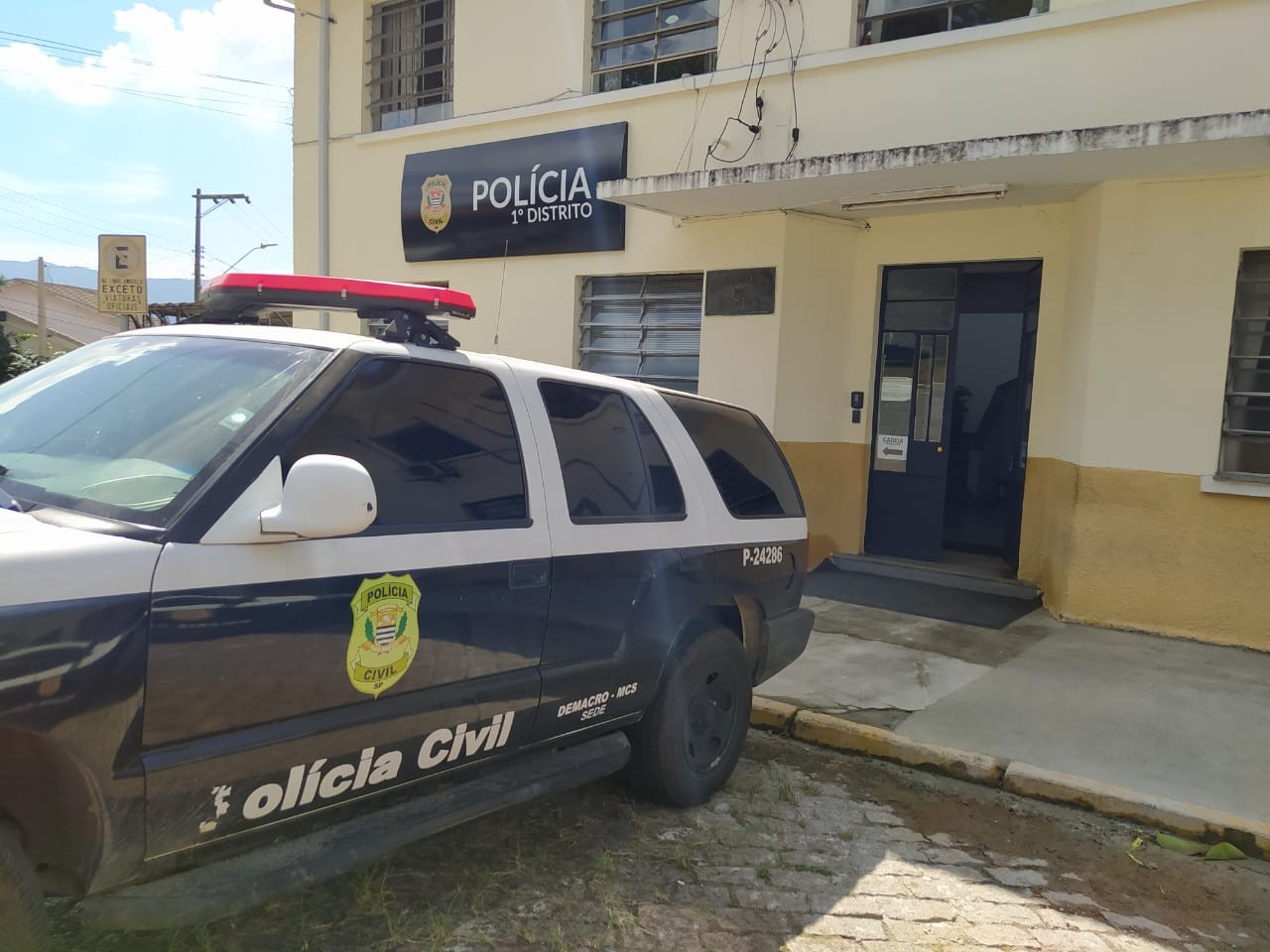 Mulher tem carro e celular roubados durante tentativa de sequestro no Centro de Mogi das Cruzes