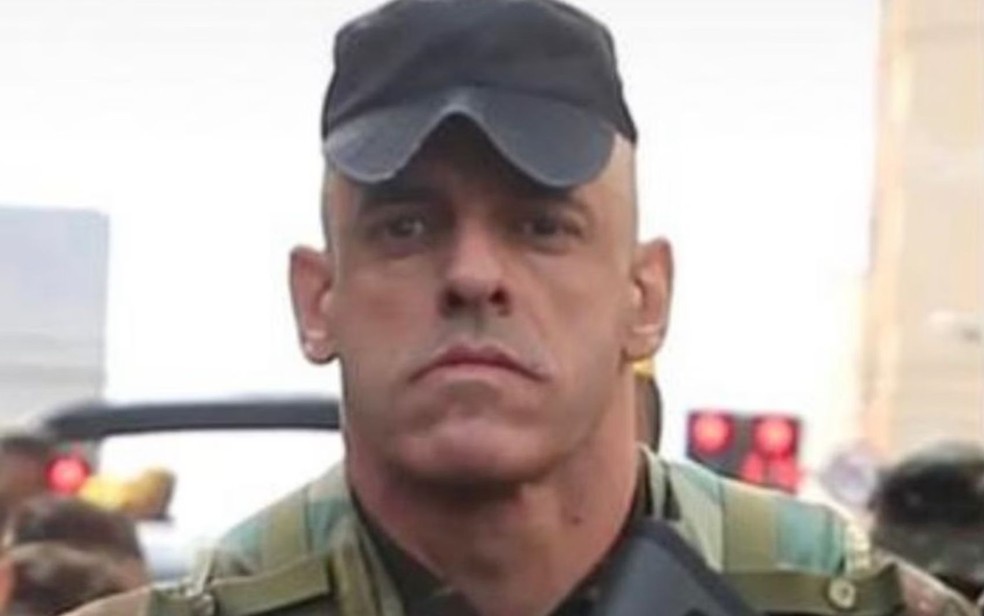 Comandante de batalhão do Exército morre durante exercício de salto livre  de paraquedas | G1