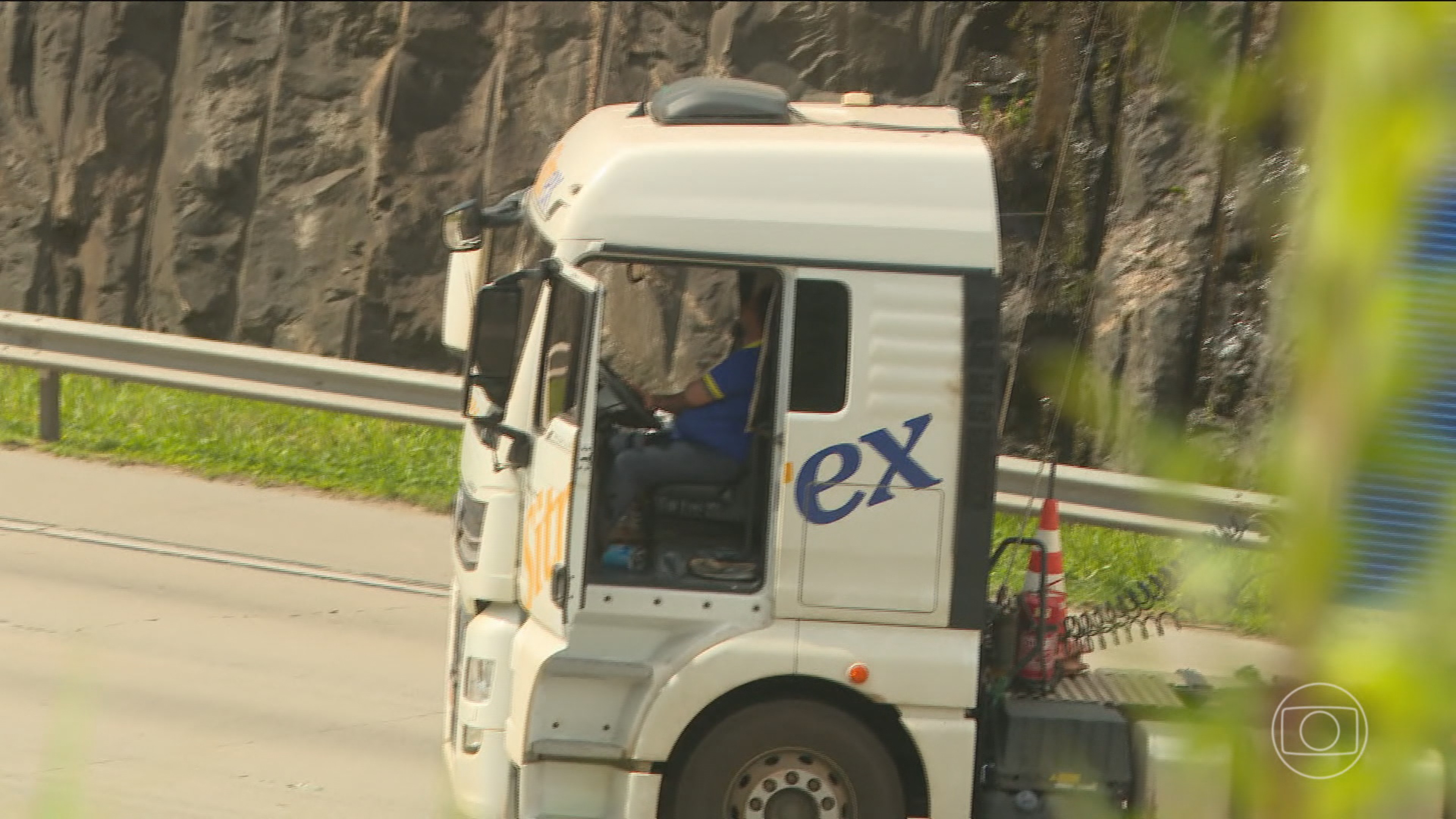 Assalto falso no Rodoanel: motorista diz que planejou tudo na noite anterior, jogou pedra na carreta e criou suposta bomba com o que tinha no caminhão