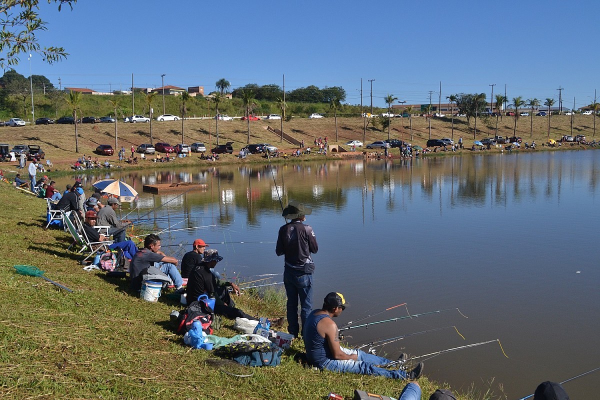 MP apura denúncia de despejo irregular de esgoto em lago e falta de água em Avaré
