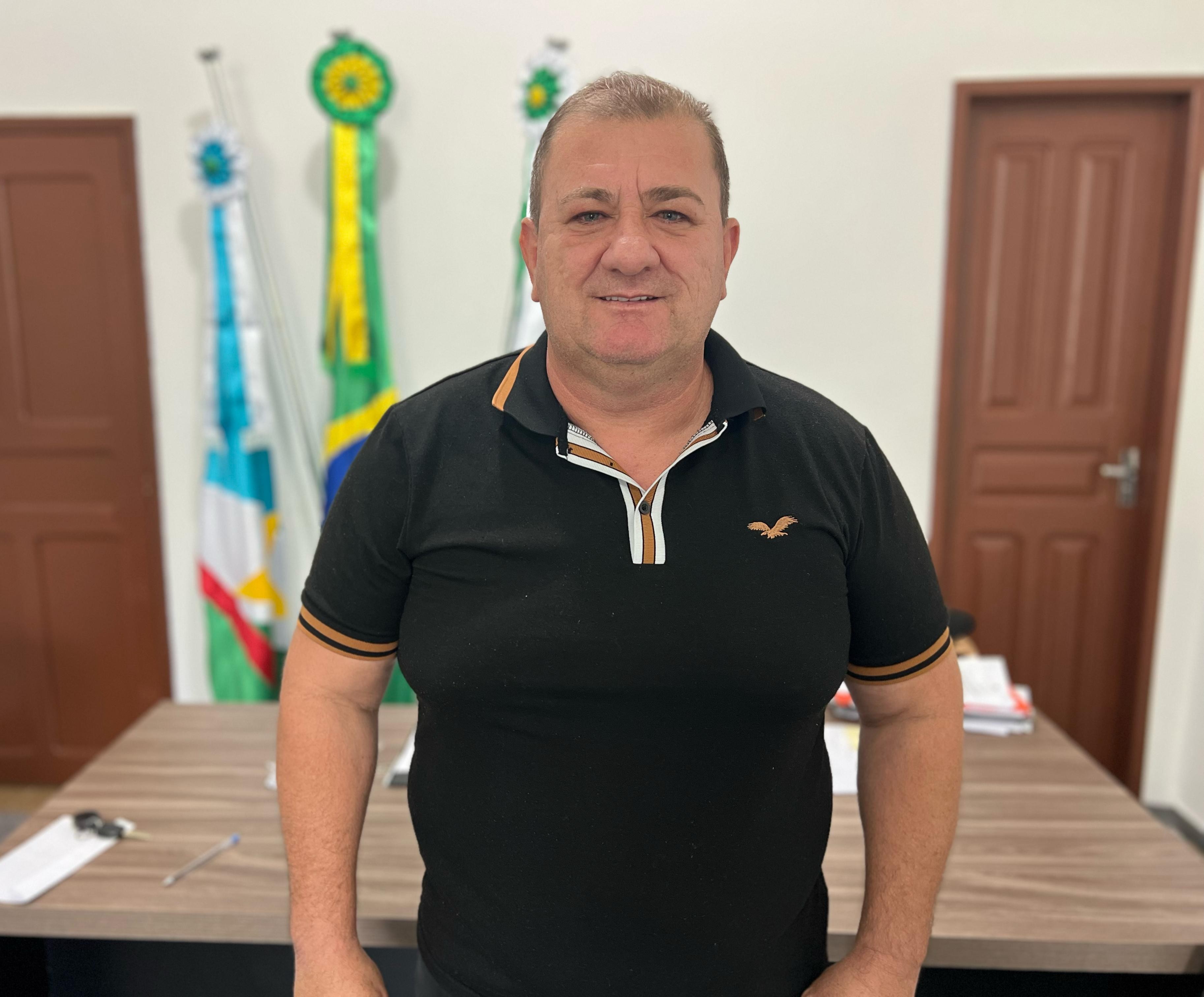 Cidade de RR que vive caos econômico deixado por gestão passada tem atual prefeito suspeito de desvios